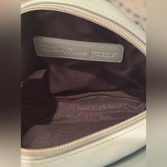 Danielle Nicole Disney Parks Cinderella Castle Crossbody Purse Bag RARE - Picture 10 of 11